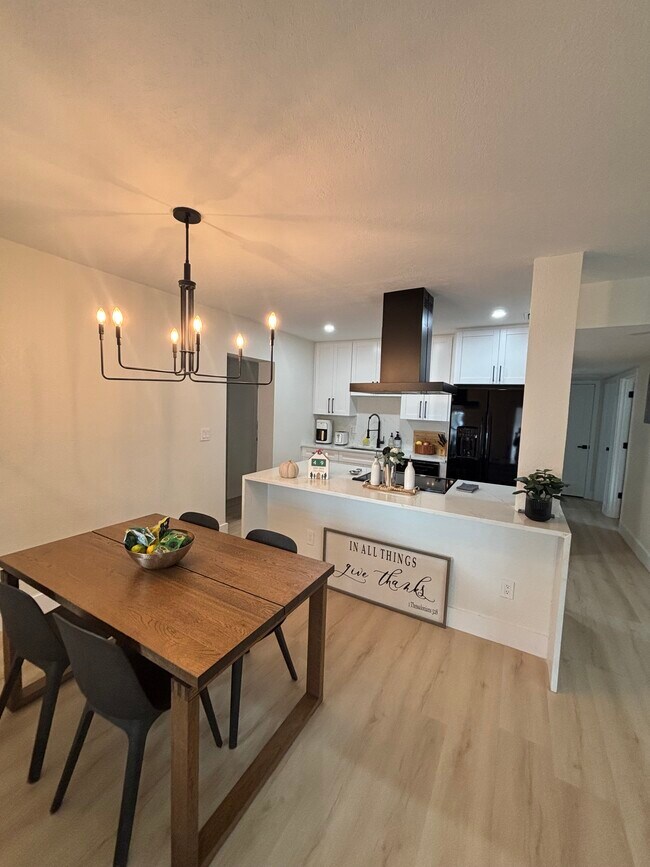 Photo - 8003 Somerset Ln