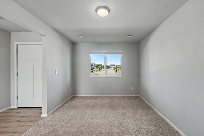 Photo - 15065 Iverson Lp SE