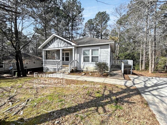 Photo - 2037 Lakewood Trail SE House
