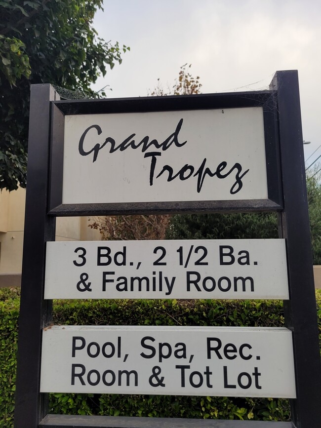 Photo - 1329 E Grand Ave