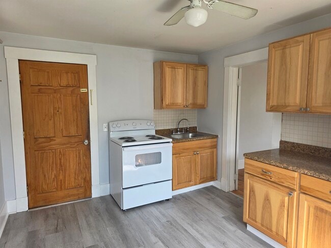 Photo - 10 N Main St Unit 2