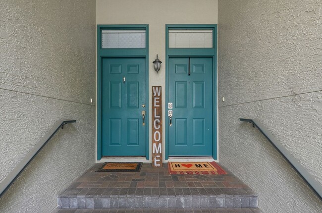 Photo - Gorgeous End Unit with pond fountain view - 1 Bed, 1 Bath plus Office/Den Nook on Harbour Island...