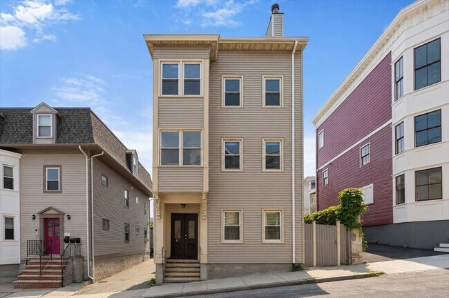 Photo - 17 Sackville St Unit 3