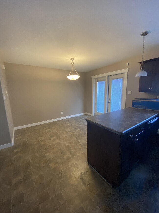 Photo - 467 Halifax St