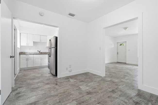Photo - 8430 Crespi Blvd Unit # 8420
