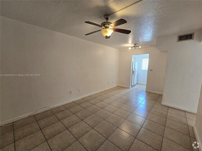 Building Photo - 2330 NW 11th St Unit 15 Rental