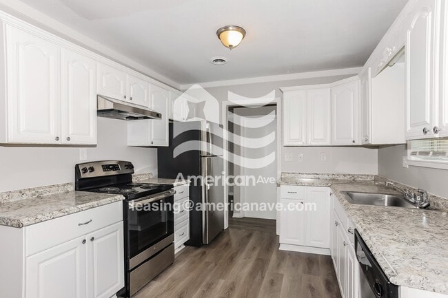 Photo - 3429 Kensington Dr S