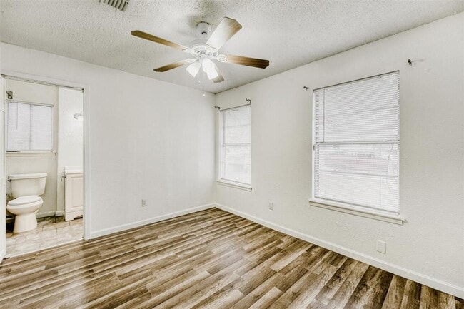 Photo - 6206 Hogan Ave