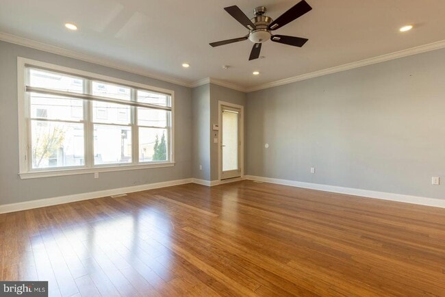 Photo - 153 Levering St