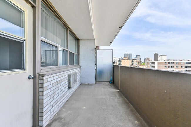 Photo - Davisville Tower Unit 00602