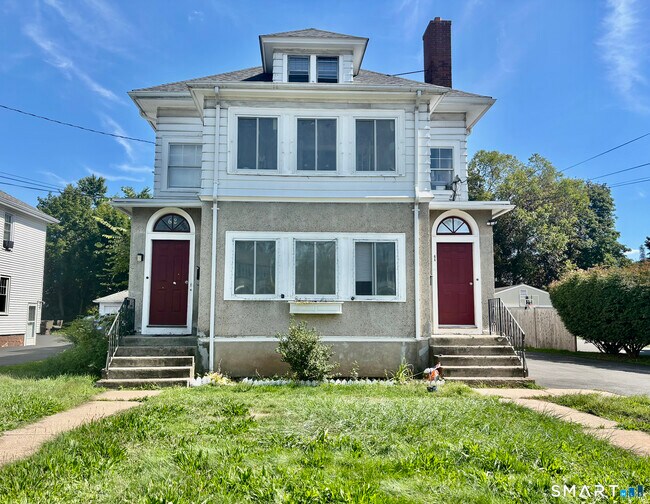 Photo - 62 Quaker Ln S