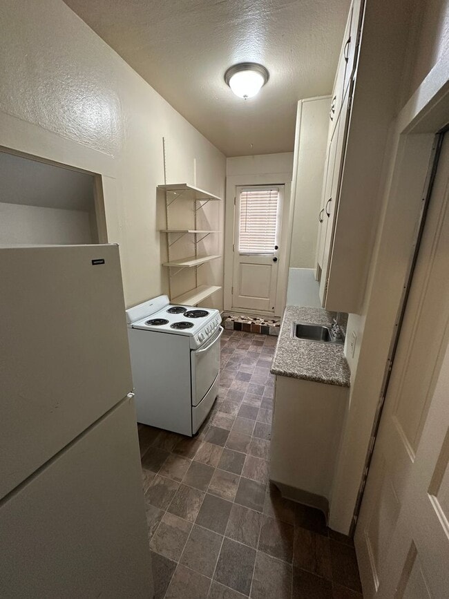 Photo - (488) 15th Street Apartments - 1 Bedroom / 1 Bathroom Unit 426-4