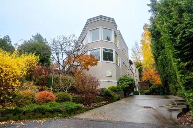 2Bd/2.5Ba Mercer Island Condo - 2Bd/2.5Ba Mercer Island Condo Unit 4