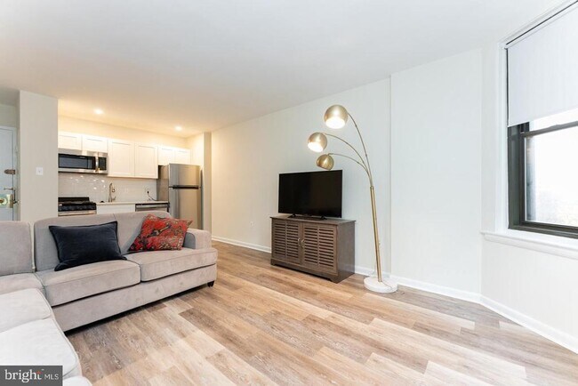 Photo - 135 S 19th St Unit 707