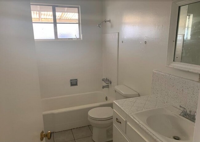 Photo - 2715 E Glenrosa Ave