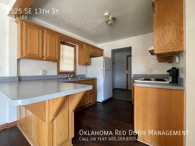 Photo - 2525 SE 13th St