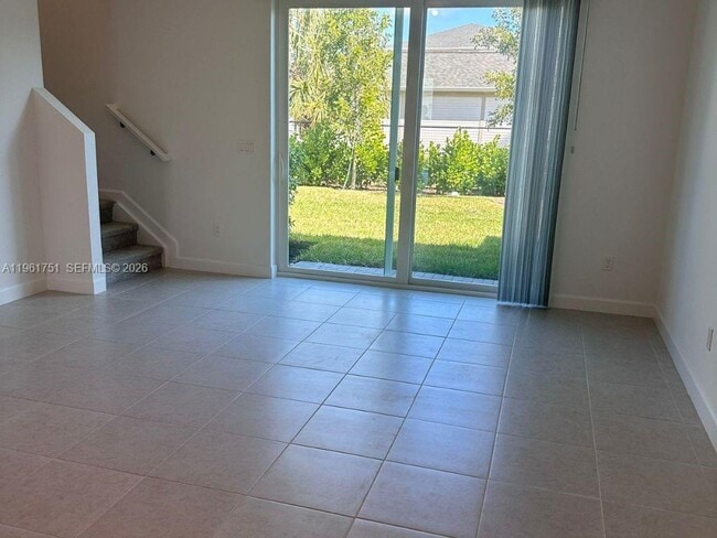 Photo - 363 SE Crossoak Ln