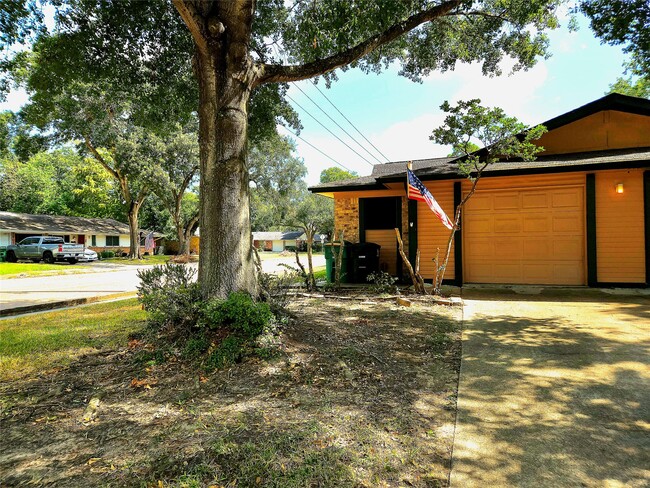 Building Photo - 1546 Ramada Dr