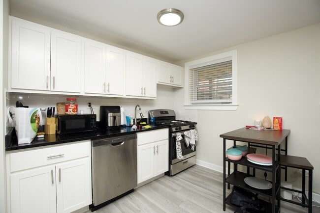 Photo - 732 W Roscoe St Unit AGN