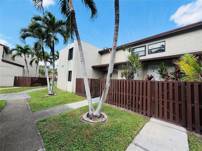 Photo - 10296 NW 9th St Cir Unidad 203