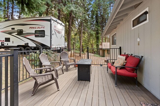 Photo - 2752 Douglas Fir Dr