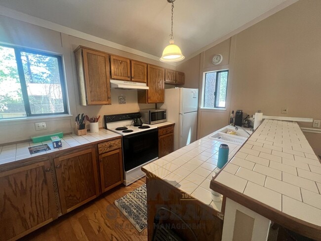 Photo - 811 Southwood Blvd