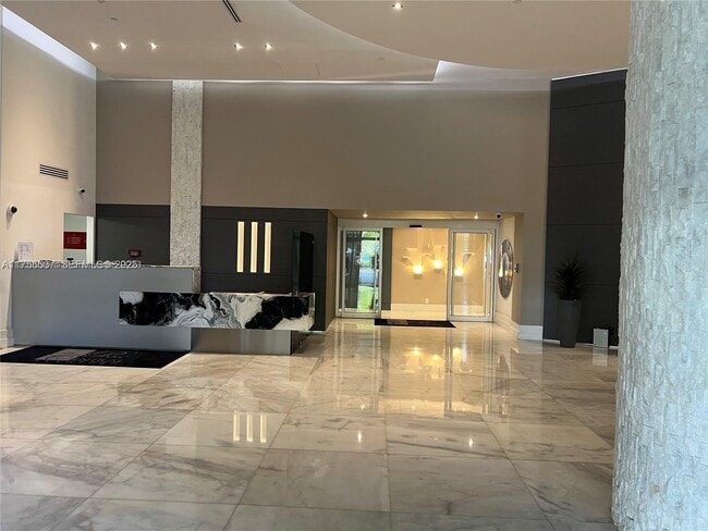 Photo - 3300 NE 192 St Unidad 616