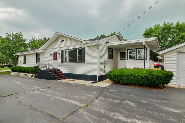 Photo - 302 Merrill Ave
