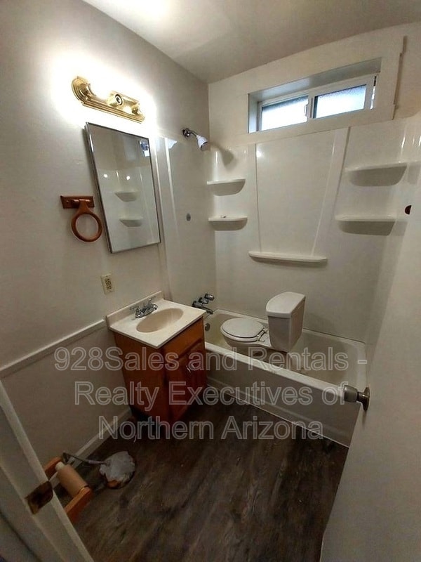 Photo - 102 S Maricopa St