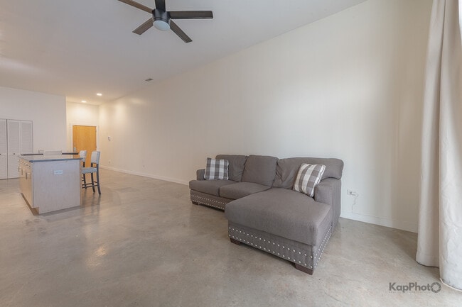 Photo - 949 W Madison St Unit 207