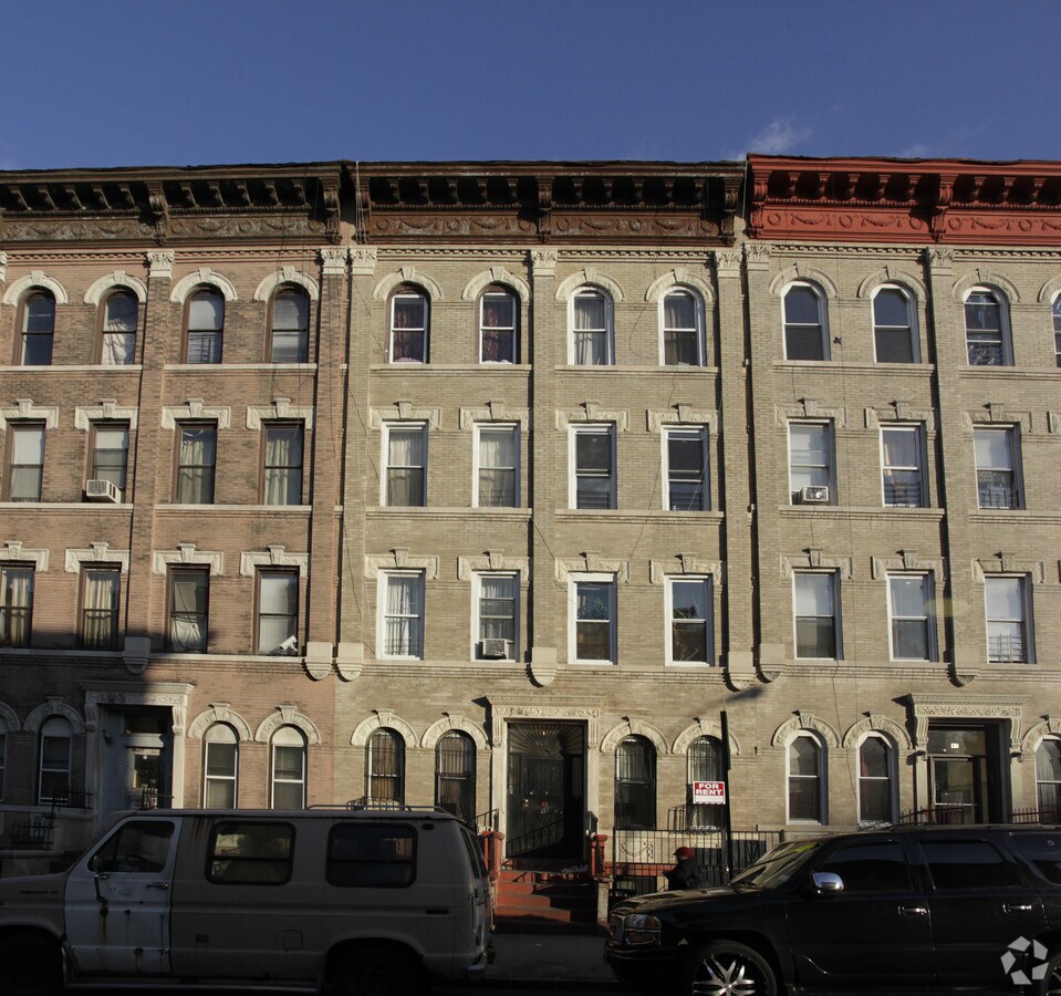 Photo - 95 Kingston Ave