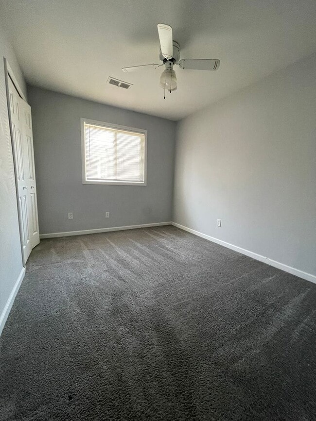 Photo - 3 BED 1 BATH SINGLE FAMILY, RANCH STYLE HOME ----- LONG ST. LIVONIA