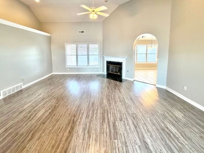 Photo - Cordova- 4 Bedroom 2 Bath Home-Spacious, Convenient Location