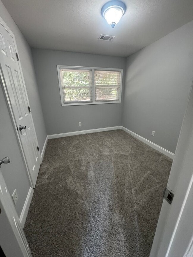 1076 Corley Dr