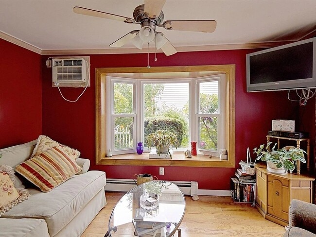 Photo - 160 Cedar St