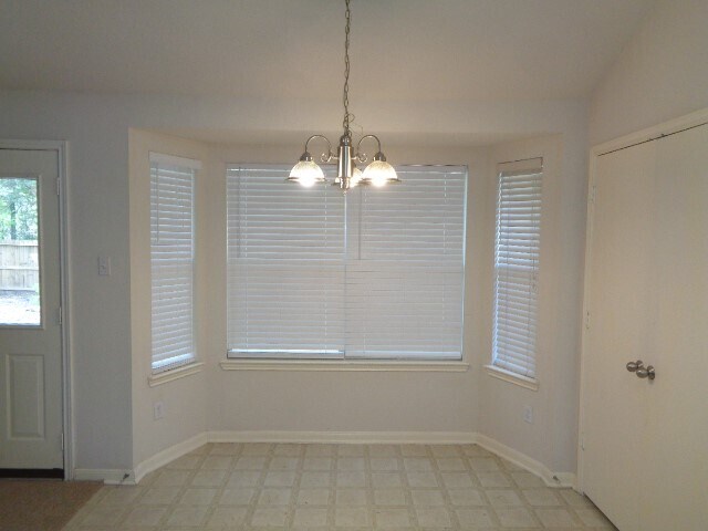 Photo - 17136 Gleneagle Dr S