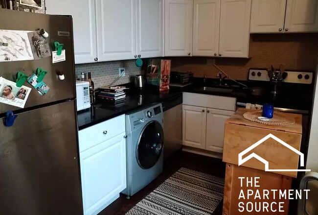 Photo - 3345 N Marshfield Ave Unit 308