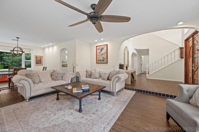 92 Squire Dr