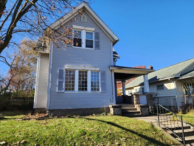 BELOW MARKET RENT! - BELOW MARKET RENT! House