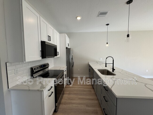 Photo - 2022 Dorion St