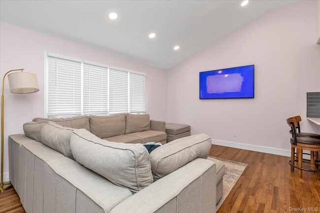 Photo - 3075 Whaleneck Dr