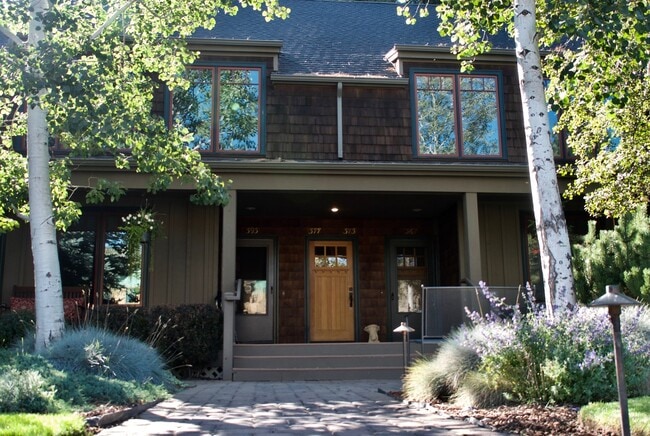 Building Photo - Furnished Condo in Pine Meadow Village