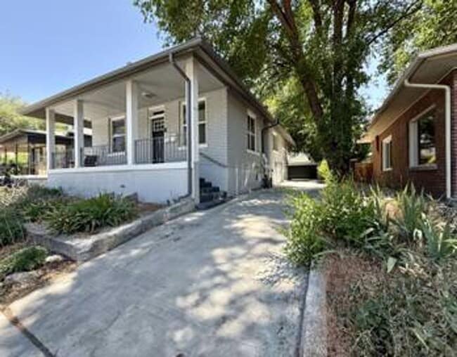 Spacious Basement Apartment in SLC! - Spacious Basement Apartment in SLC!