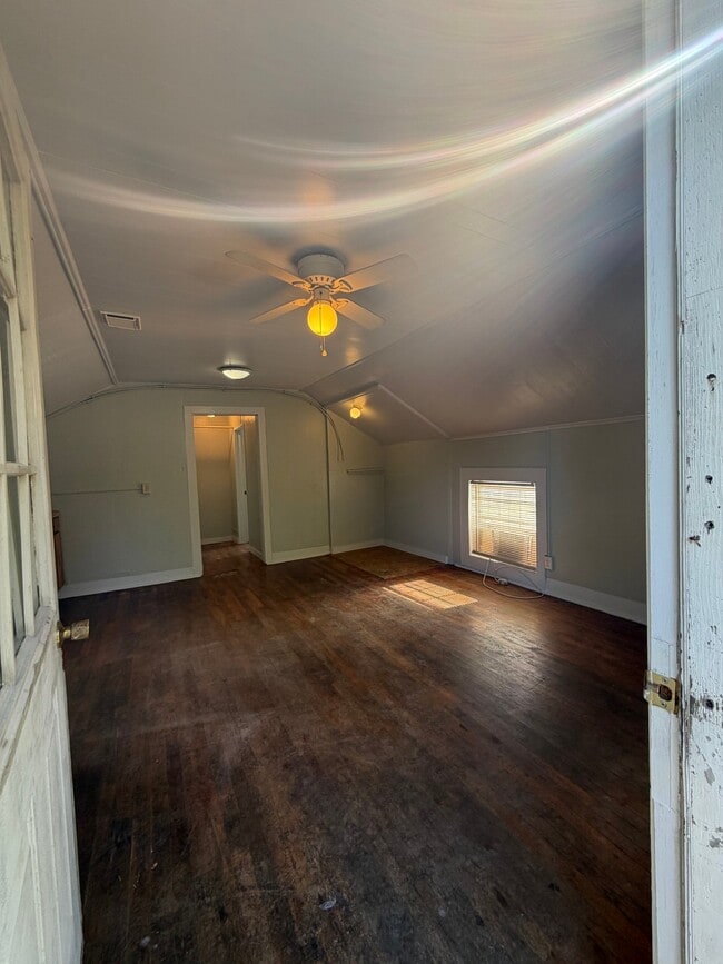 Photo - 314 N Webb St Unidad B