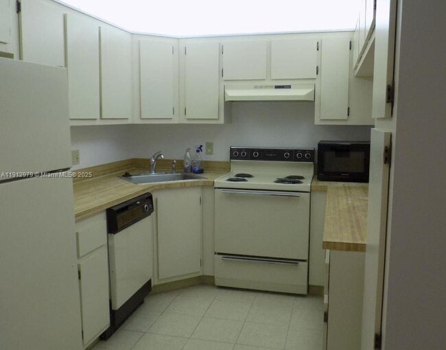 Photo - 824 Sky Pine Way Unit A1