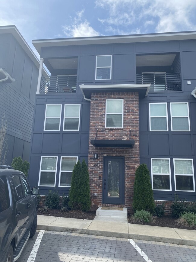 Building Photo - 102 Duke St