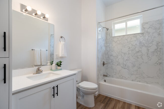 3BR, 2.5BA - 1872SF