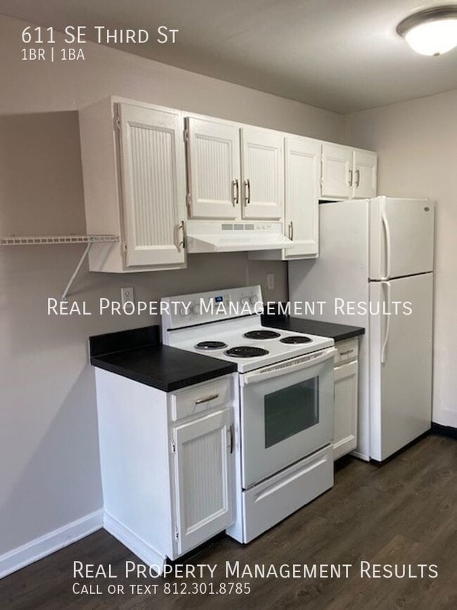 Photo - 611 SE Third St-