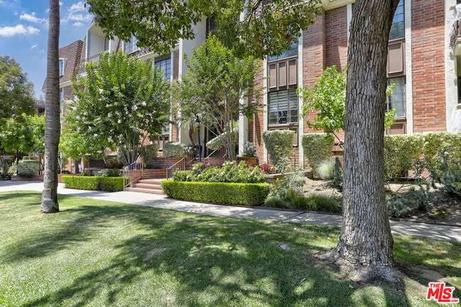 Photo - 11939 Gorham Ave Unidad 105