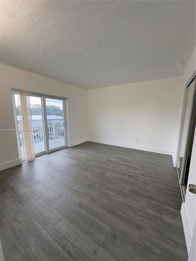 Photo - 1895 Venice Park Dr Unidad C3